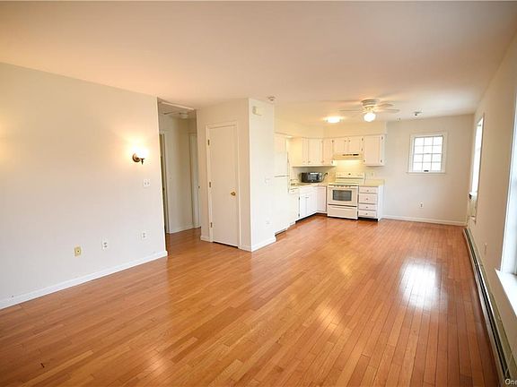 4th image of 48 Pocantico St