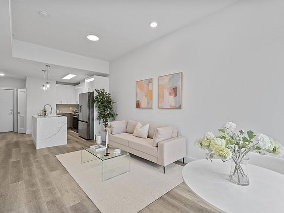 2nd image of 412 Whiton St APT 607