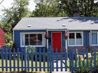 10060 8th Ave NW, Seattle, WA 98177