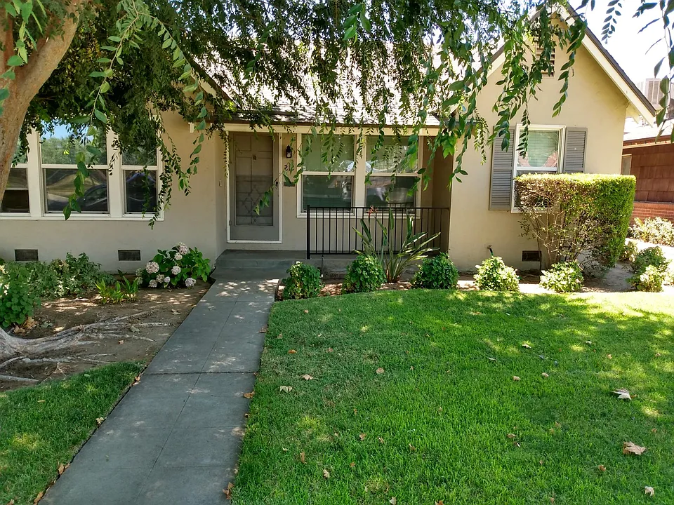 212 E Yale Ave #212
