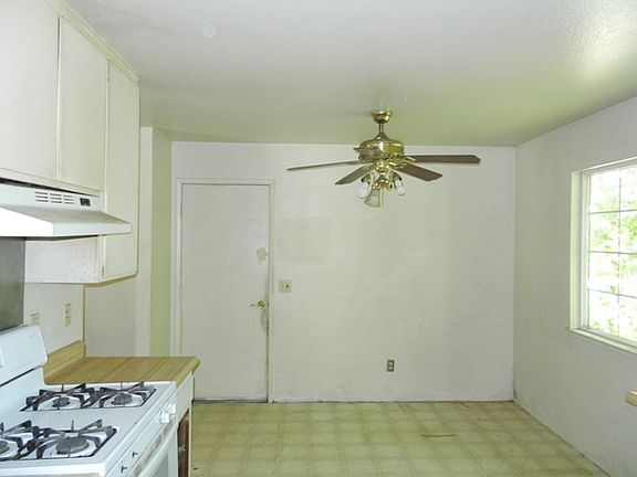 4th image of 8628 Alden Ln