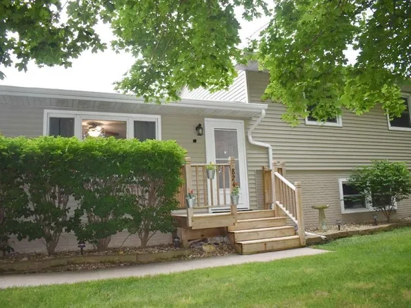 824 Prospect St, Jesup, IA 50648