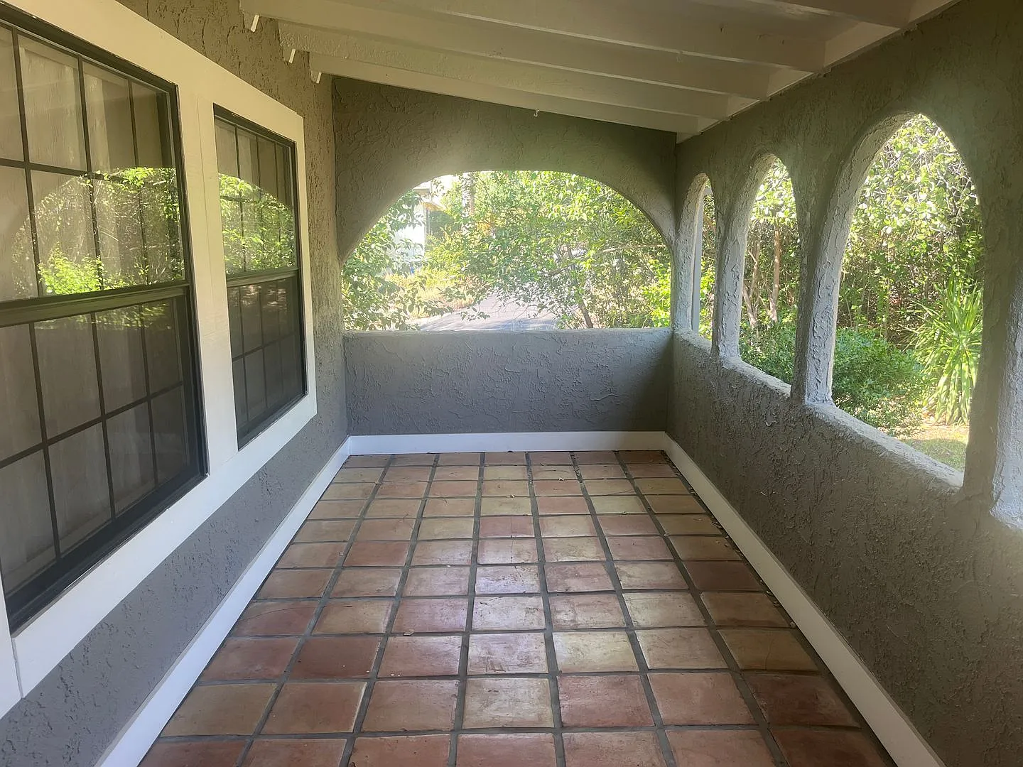 Historic charm with sun porch! — Photo 2