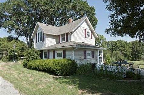 1st image of 20256 Tonganoxie Dr