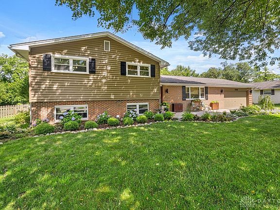 3rd image of 700 Carlsbrook Dr