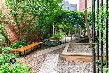 Rented by Coldwell Banker Warburg