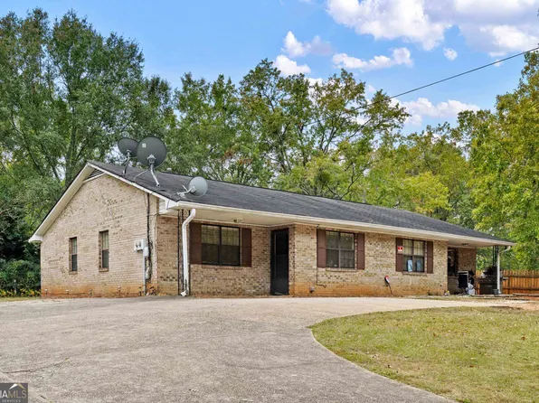 1085 Eastview Rd NE, Conyers, GA 30012