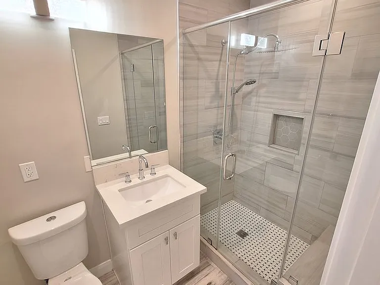13611 Vanowen St #15 — Photo 7