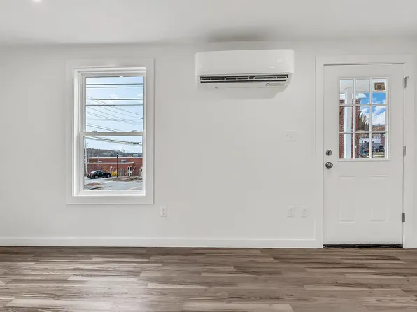 4 High St, Biddeford, ME 04005