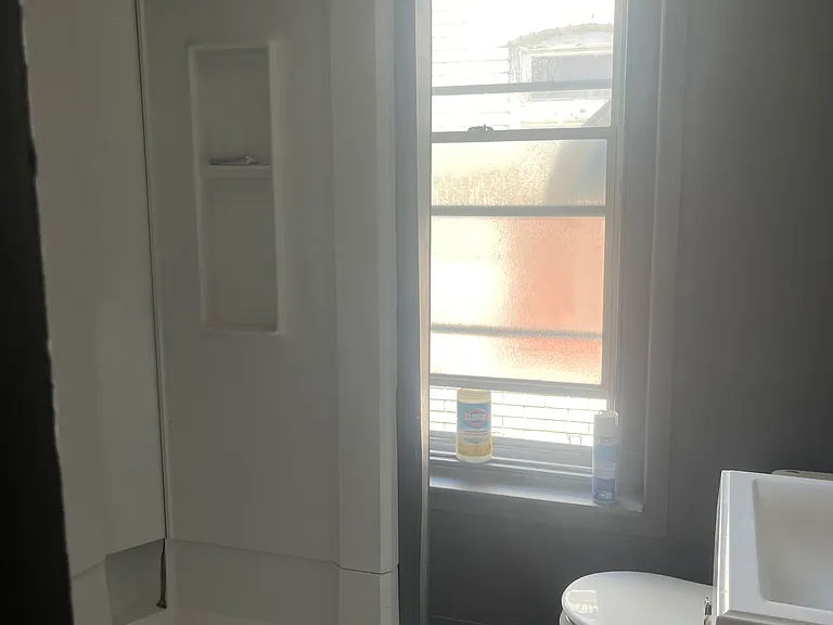 104 N Ellsworth St — Photo 1