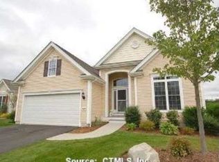 534 Putting Green Ln, Oxford, CT 06478