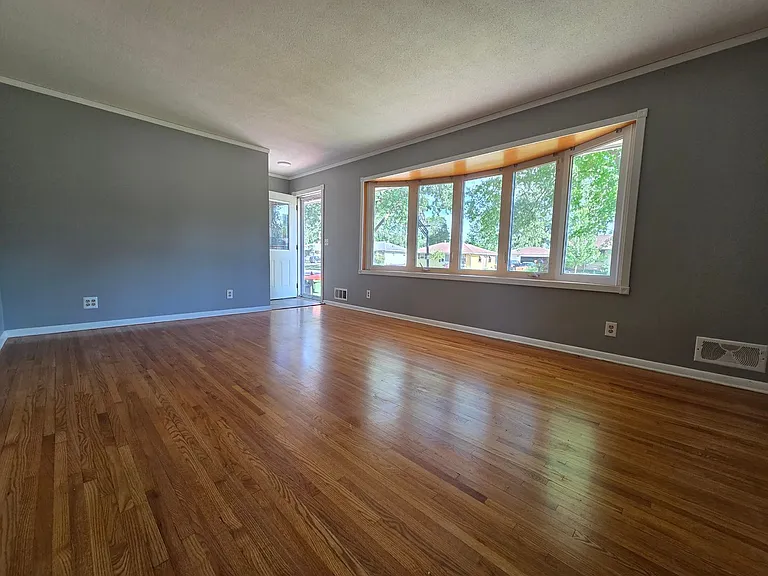 841 Lund Ave NE — Photo 2
