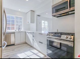 160 N Edgemont St, Los Angeles, CA 90004