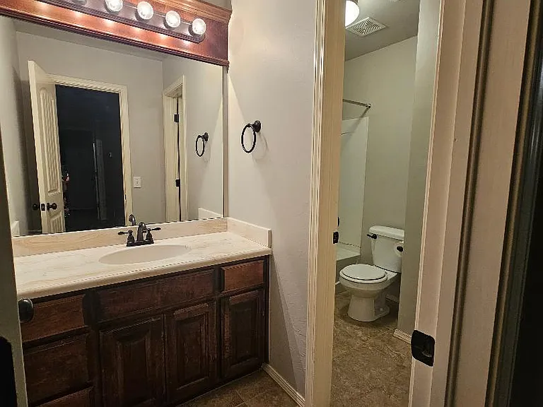 2732 Lerkim Ln — Photo 20