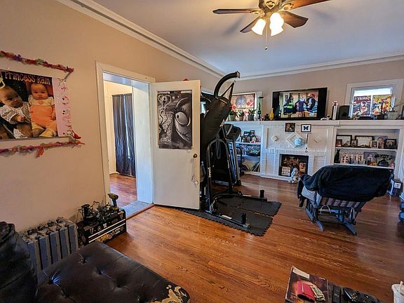 5th image of 4979 N Troy St #1