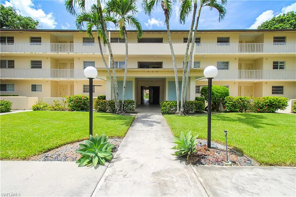 2 bed, 2.0 bath, 1008 sqft, $2,600 — Photo 3