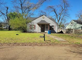 915 Myrtle St, Marks, MS 38646