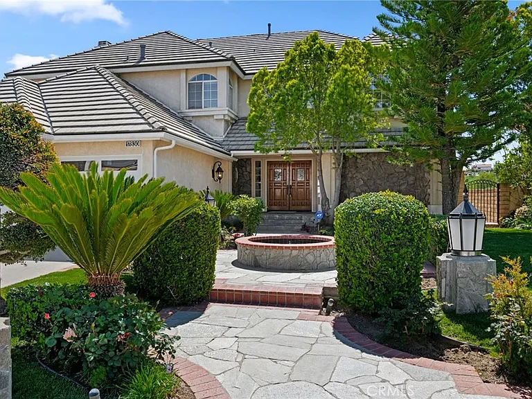 17830 Arvida Dr — Photo 2