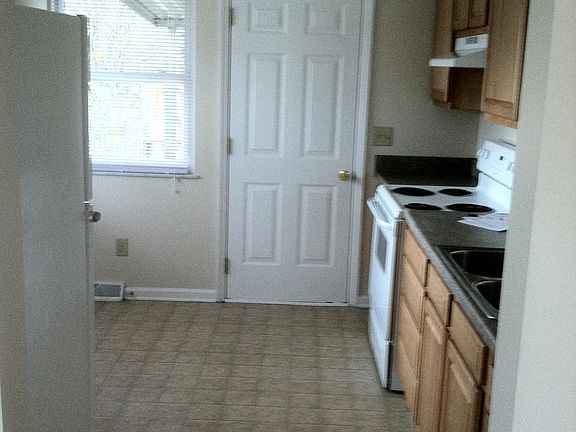 2nd image of 1187 Newbury Dr #1189