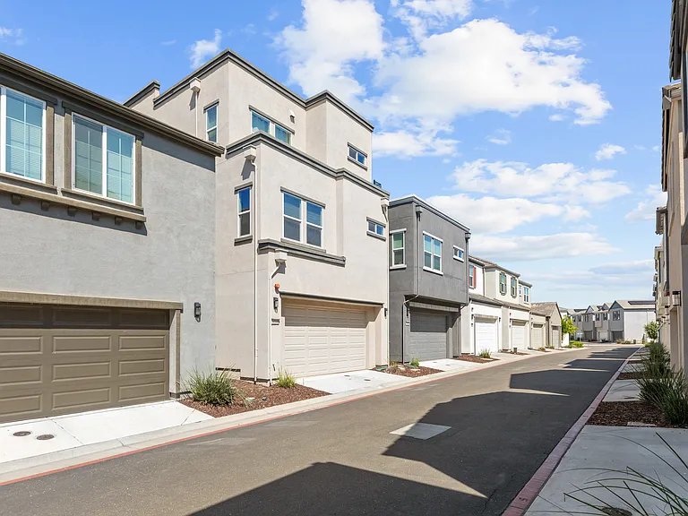 3218 Crane Ln — Photo 31