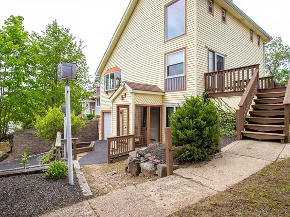 22 Everton Ave, Worcester, MA 01604