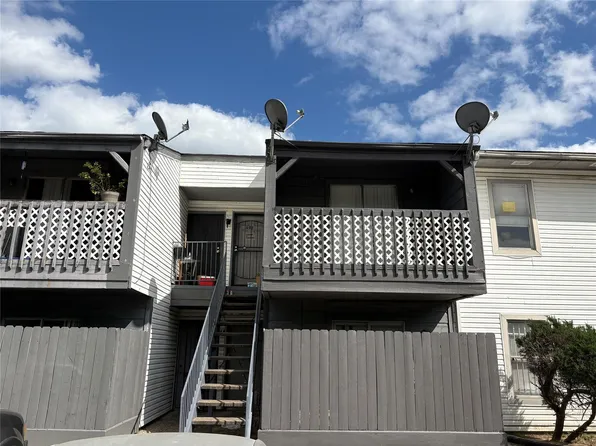 7200 Clarewood Dr, Houston, TX