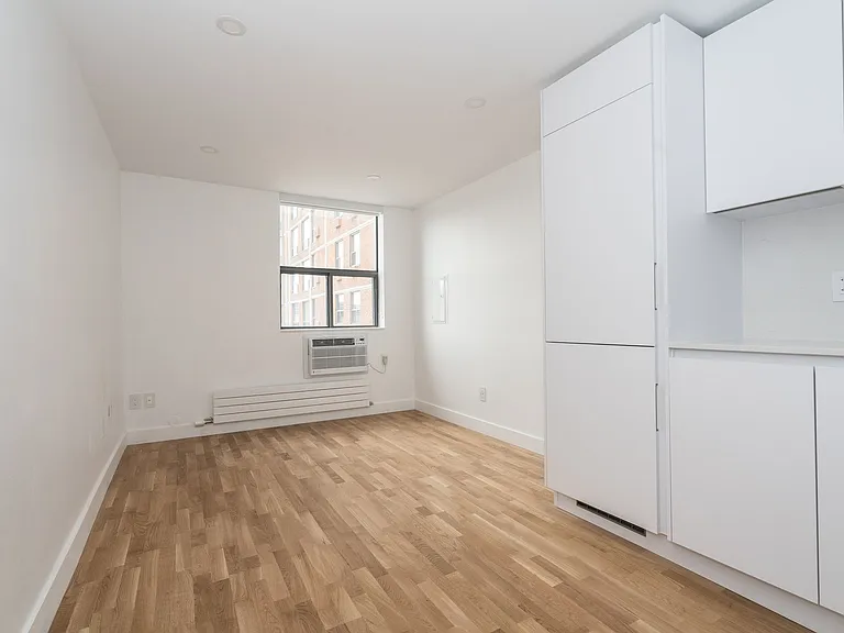 798 Richmond St W — Photo 16