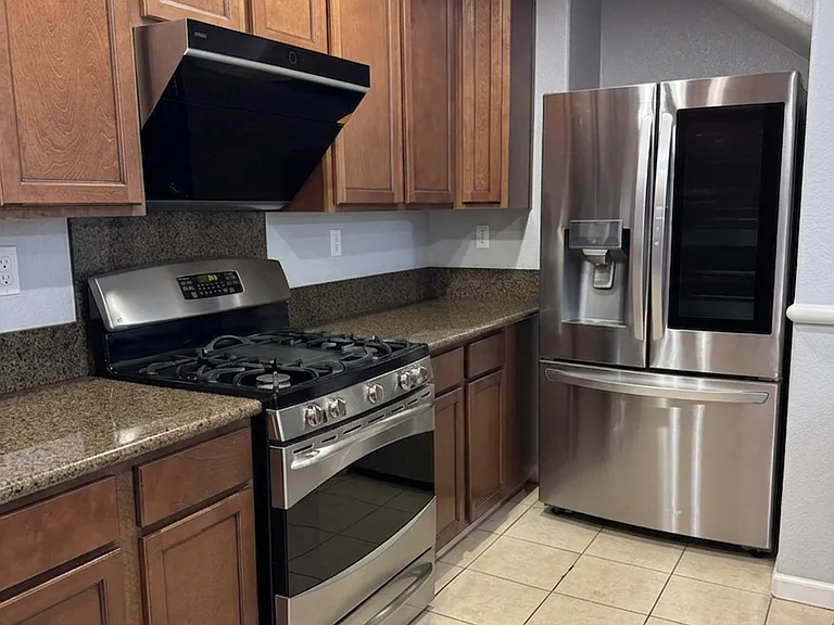 2214 Beech Cir — Photo 7