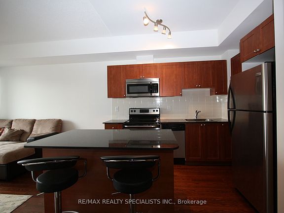 3rd image of 385 Prince Of Wales Dr #1606