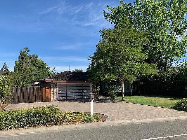 3 bed, 1636 sqft, $7,200 — Photo 2