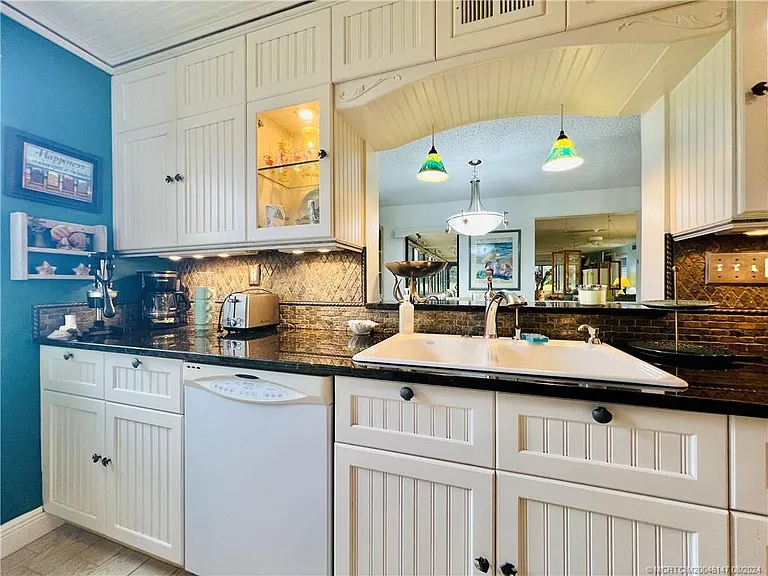 10044 S Ocean Dr #102 — Photo 17