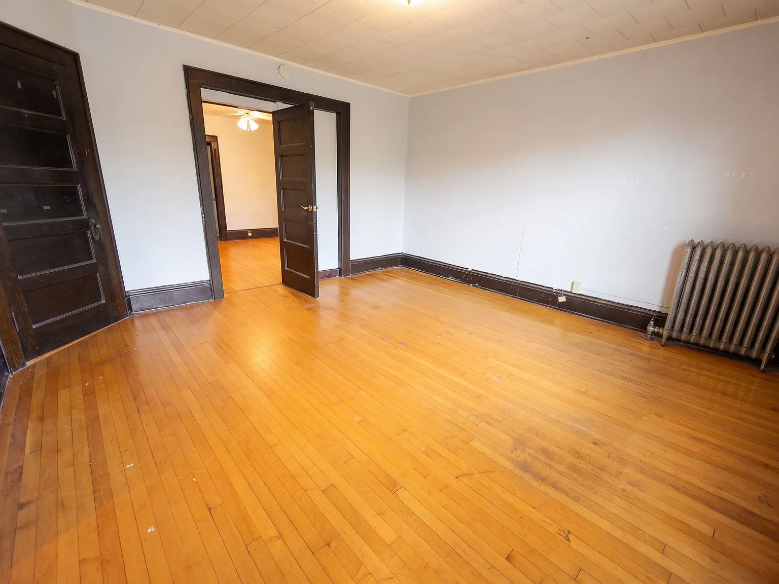 5 bed, 1590 sqft, $4,249 — Photo 1