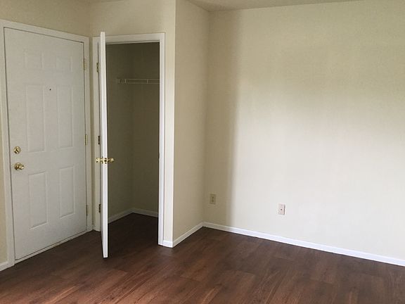 5th image of 71 Willow Creek Dr APT 202