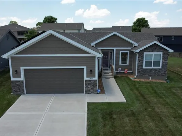 5316 Crystal Dr, Saint Joseph, MO 64503