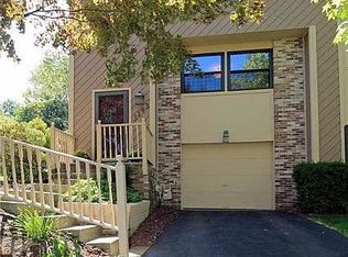 3143 Laurel Ridge Cir, Bridgeville, PA 15017