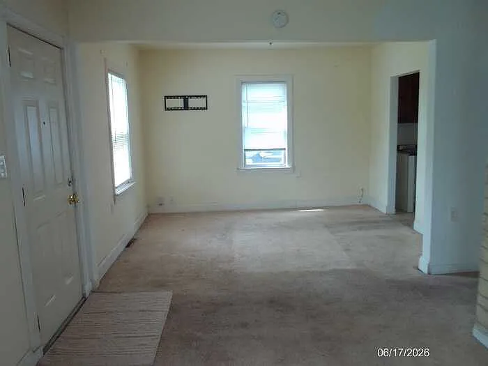 25627 Paige St — Photo 4