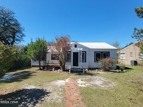 131 Allen Ave Photo 1