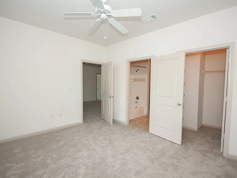 Columbia Grove — Photo 10