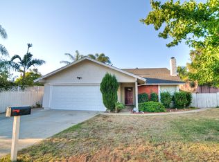 1055 Robertson Dr, Escondido, CA 92025