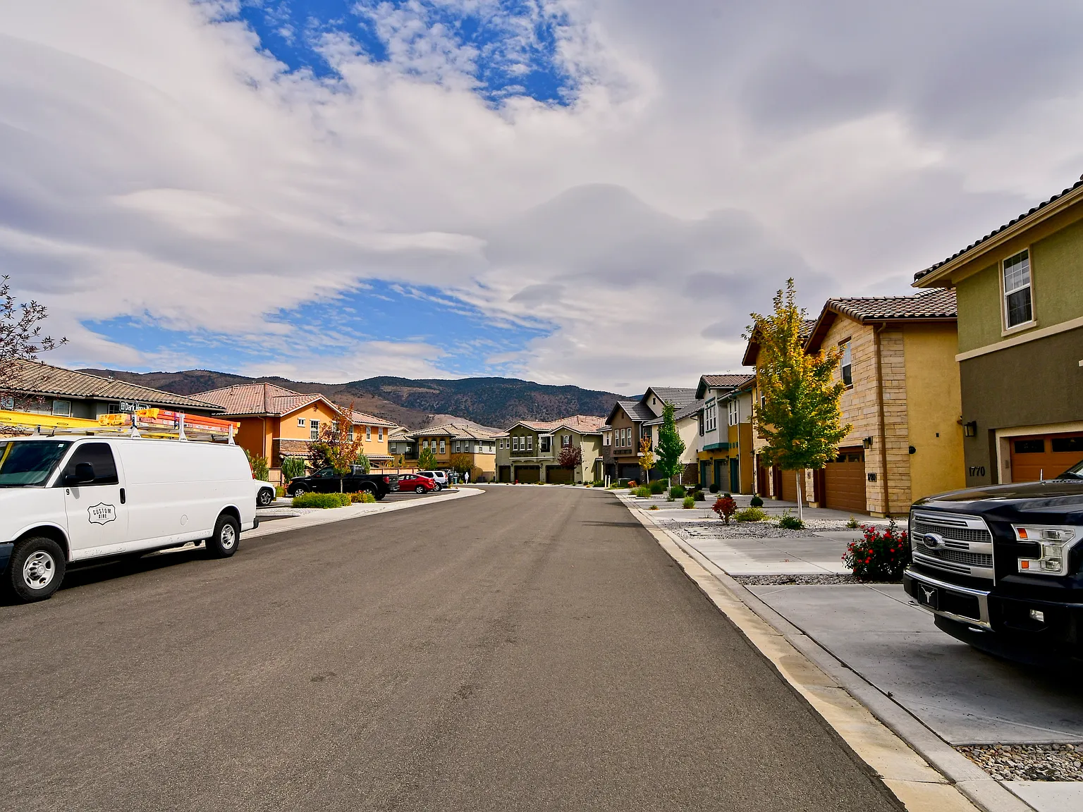 2 bed, 1309 sqft, $2,450 — Photo 3
