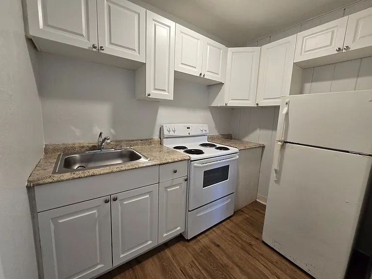 612 N East Ave — Photo 6