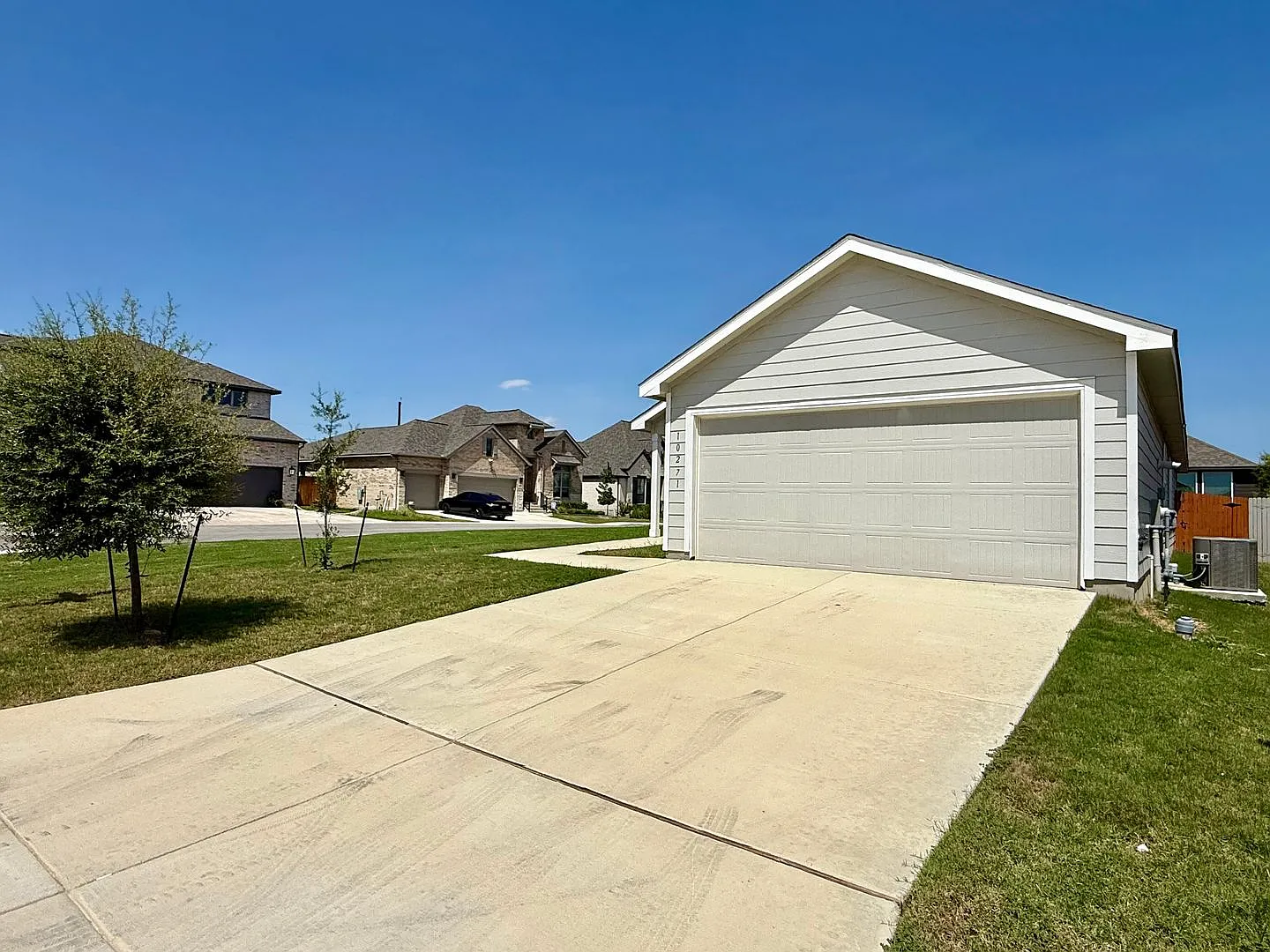 Beautiful 4 bedroom, 2 bathroom Home in Vida near Texas A&M San Antonio! — Photo 4