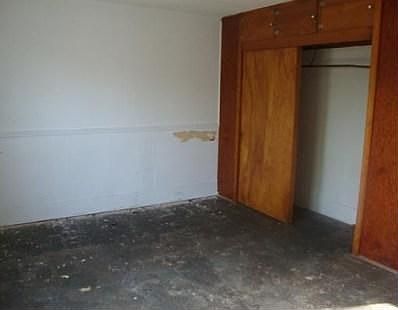 5th image of 695 N West St