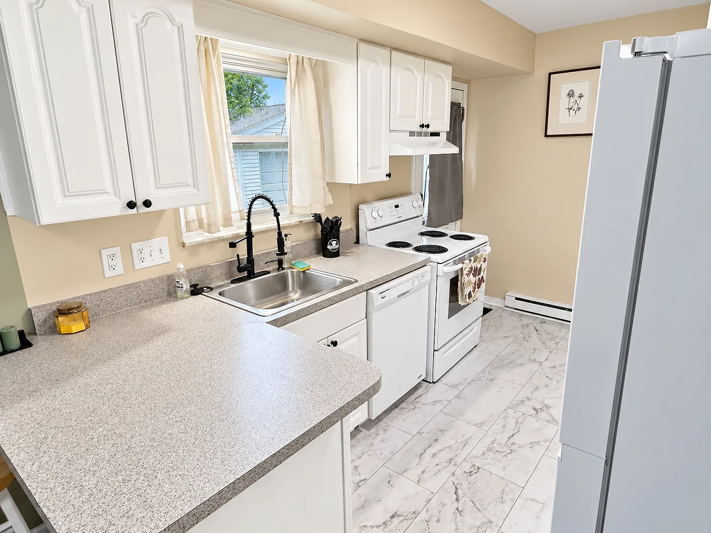 2 bed, 1.5 bath, 1150 sqft, $1,450 — Photo 3