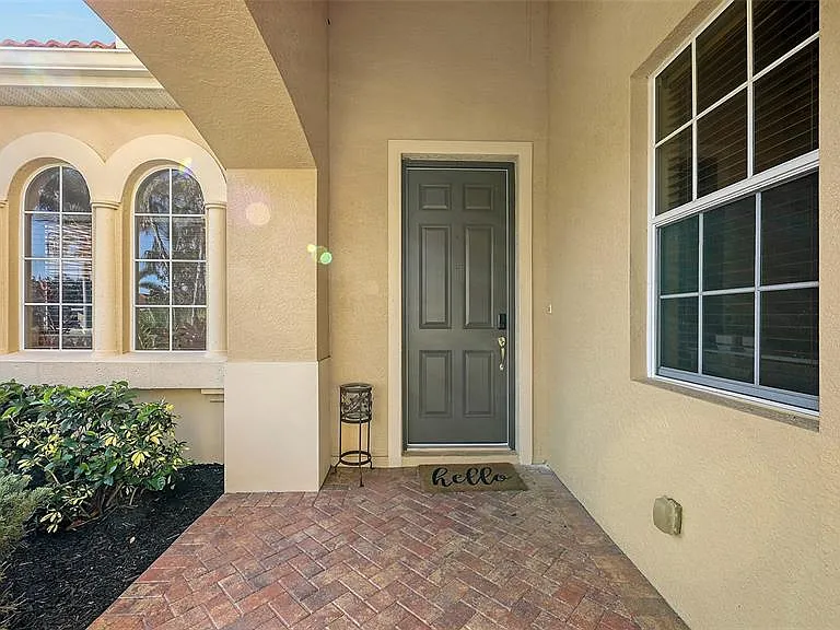 121 Savona Way — Photo 4