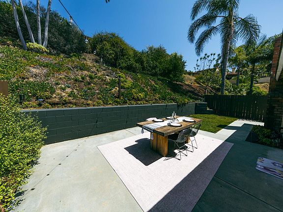 Plenty of room to entertain!