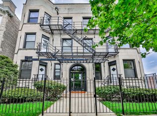 846 W Sheridan Rd APT 2R, Chicago, IL 60613