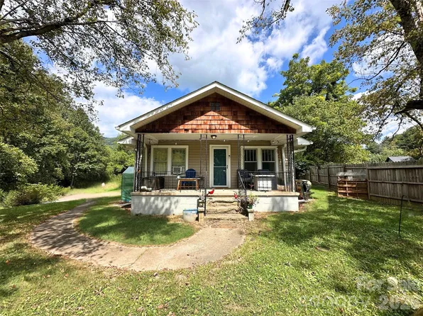 104 Old Fort Rd, Fairview, NC 28730