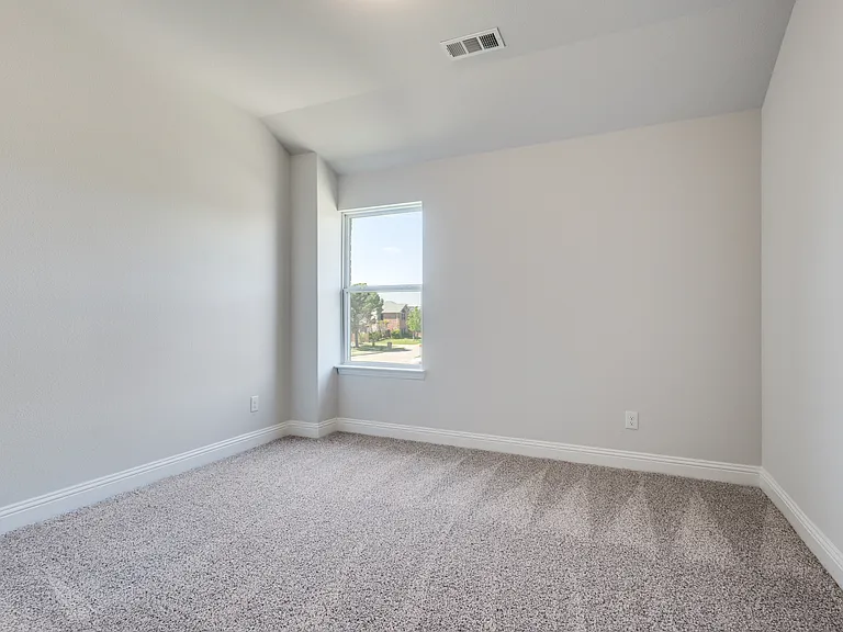 528 Hutchinson Ln — Photo 8