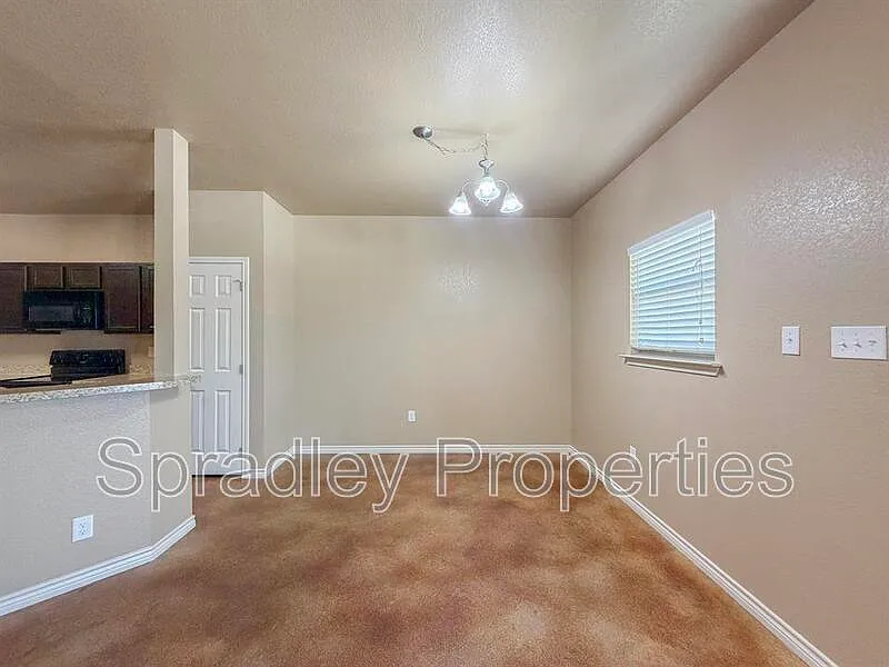 3 bed, 2.0 bath, 1350 sqft, $1,395 — Photo 3